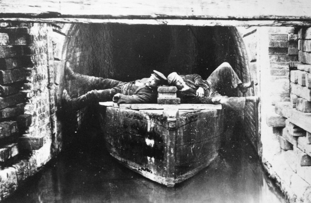 Так выглядит приведение в движение лодки с помощью ног 