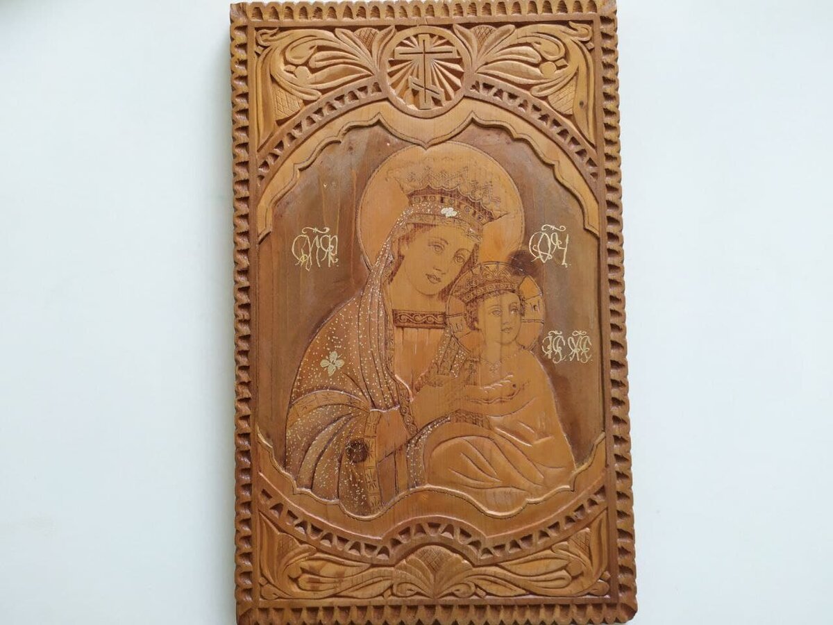 выставка икон " царица небесная " в рязани. ангелочек спаси и сохрани. как красиво фотографировать вышитые иконы. как выбрать икону. какие иконы дарить.