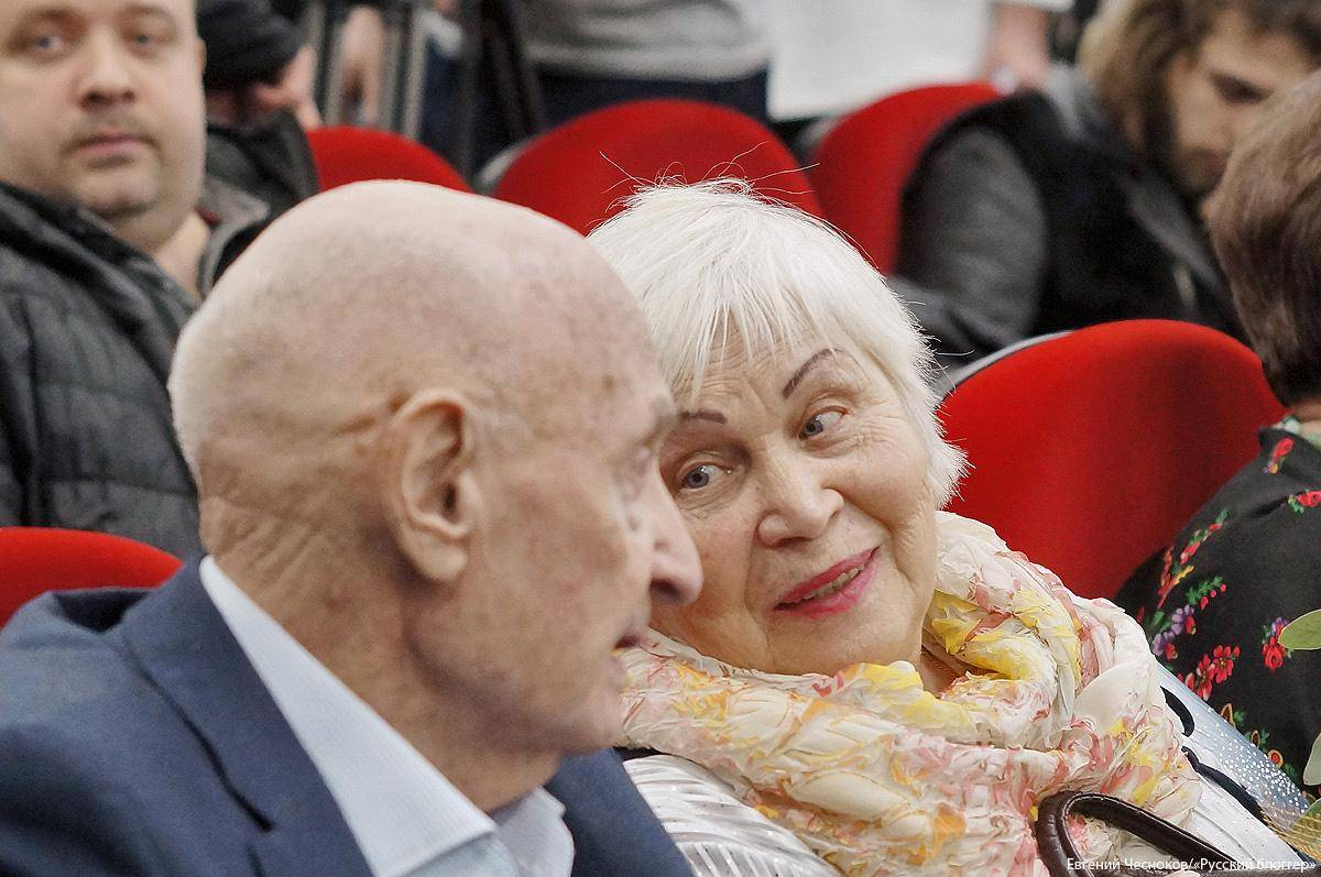 Никита Симонян с женою