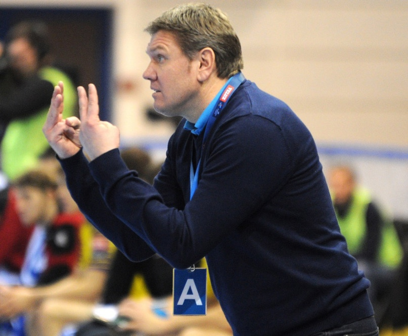 Великий тренер. Дэйв типпетт тренер. Тренер ромы 2022. Хосеп гвардиола стиль. Майк бэбкок тренер сборной россии.