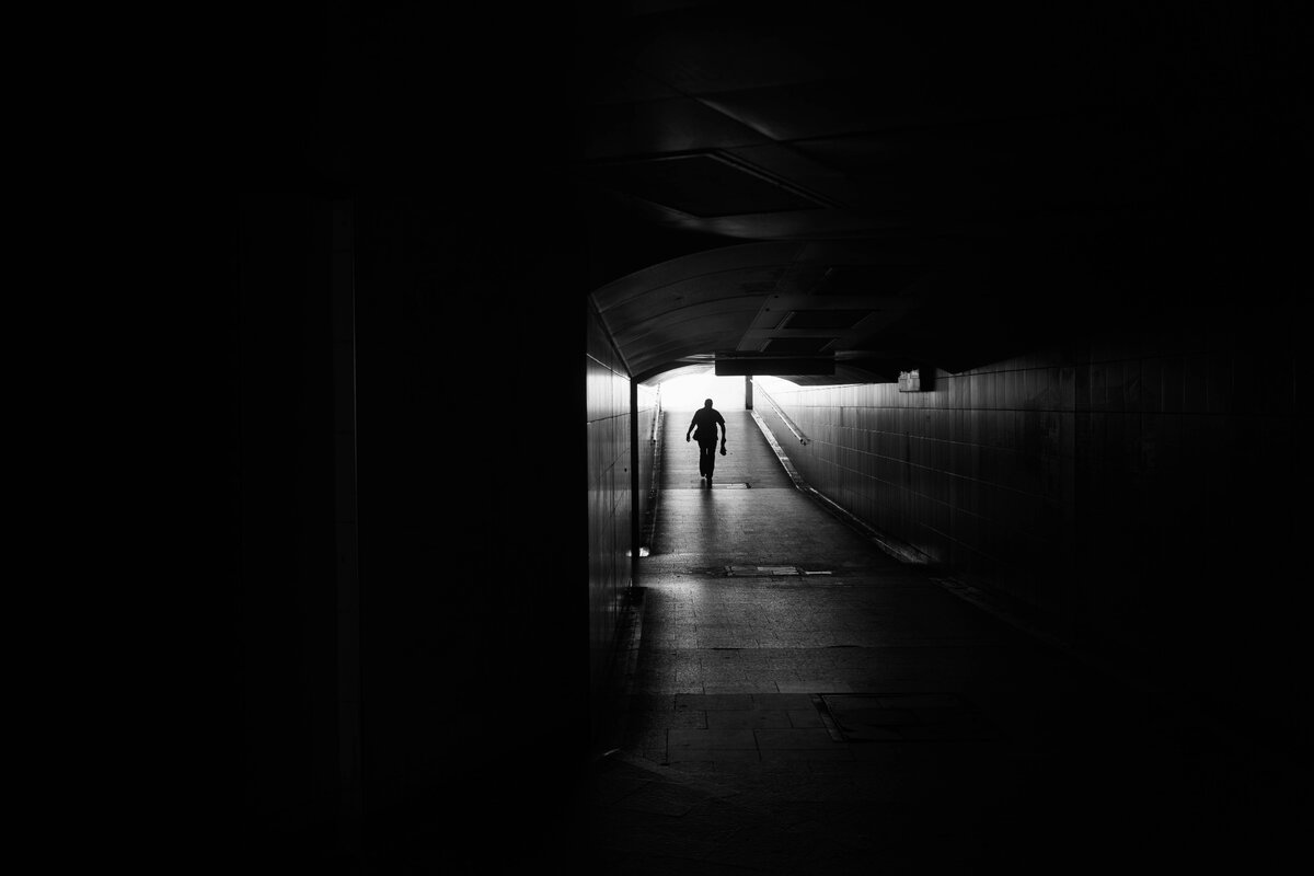 "С ней что-то не так", Екатерина Широкова. Фото Rene Böhmer Unsplash