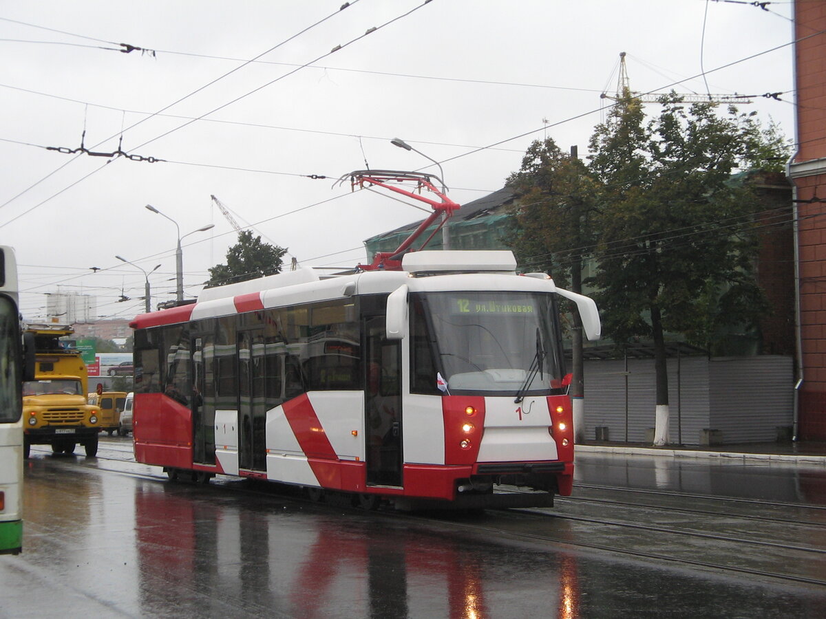 Трамвай модели 71-153 в Туле, 09.2008, фото автора