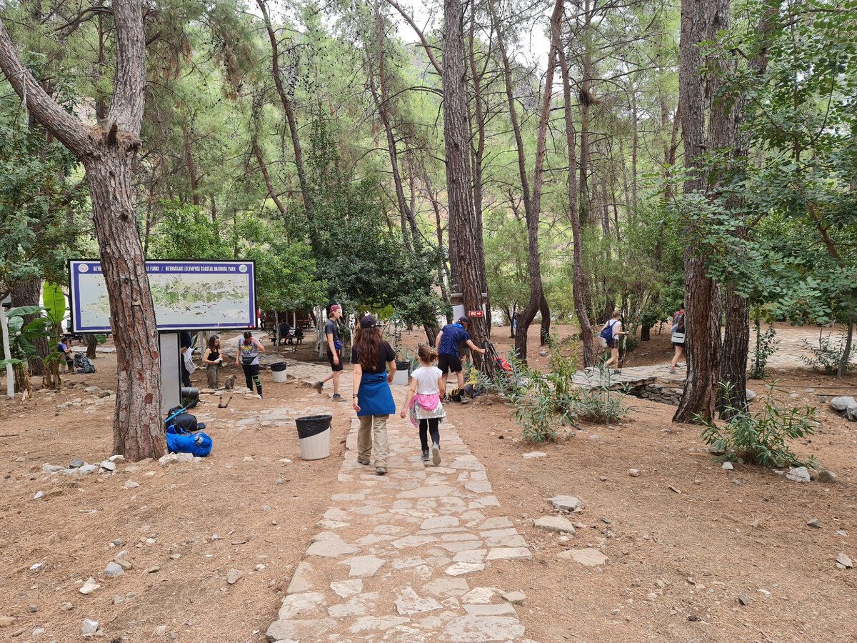 Лагерь перед восхождение на огни Химеры. Ликийская тропа. Турция. Октябрь 2021 