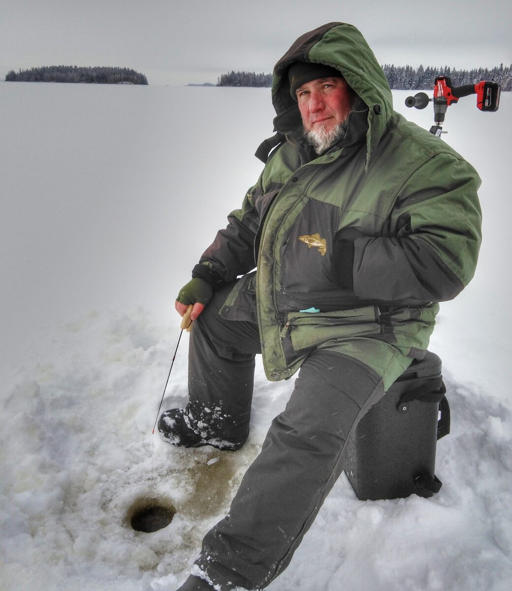 Рыболовные зимние ящики и рюкзаки: рейтинг топ-10 лучших