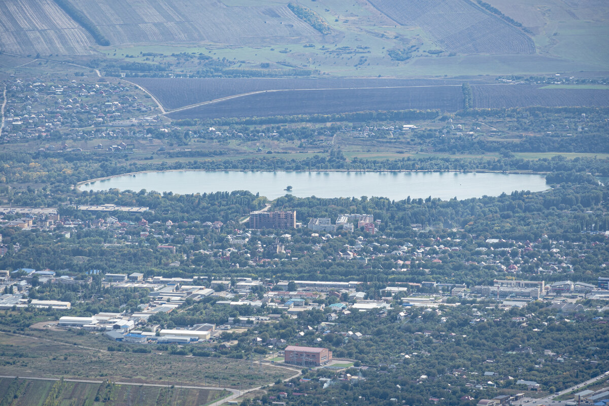 2. Новопятигорское озеро.
