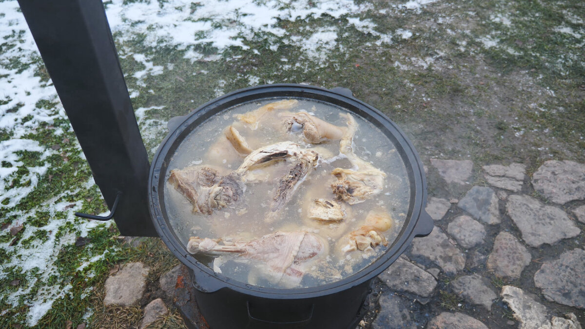 Деревенский холодец из четырех видов мяса. Такой холодец я готовлю каждый  новый год | СЕНЯ В ДЕЛЕ | Дзен