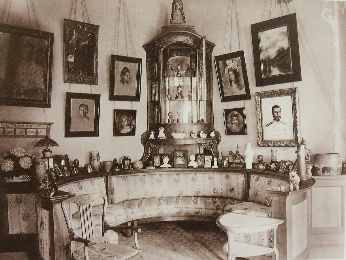 Кленовая гостиная в Александровском Дворце в Царском селе