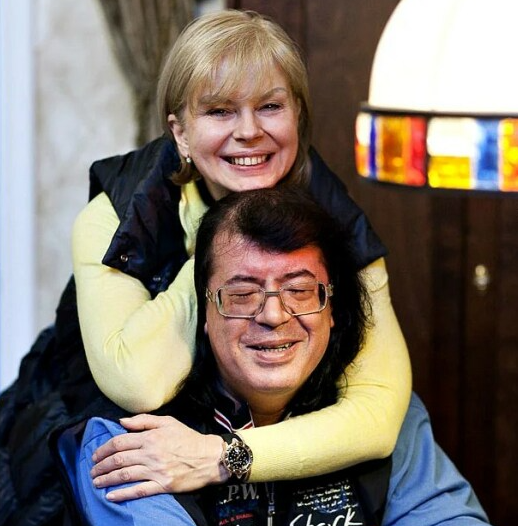 Игорь Корнелюк и его жена Марина.Фото Яндекс.Картинки