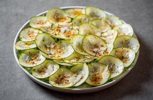 Карпаччо из кабачка с трюфельным соусом — рецепт шеф-пиццайоло ресторана Rossini Аркадия Грицевского