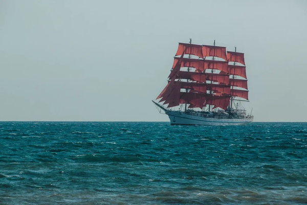 Раскрытие алых парусов. Фото © Предоставлено LIFE