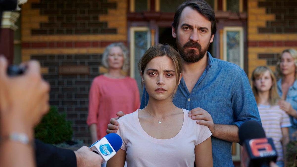 кадр из сериала "Плач"