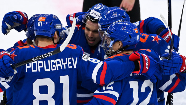    Хоккеисты СКА празднуют победу над ЦСКА.ХК СКА