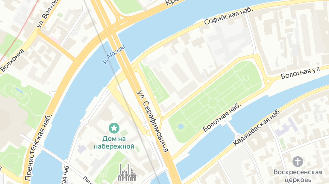 Улица Серафимовича на карте современной Москвы. Яндекс.Карты. Здесь же видно, что между двумя весьма крупными улицами на разных берегах реки будто не хватает моста.