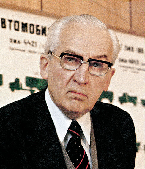 Анатолий Маврикиевич Кригер - выдающийся конструктор советских грузовиков. Источник: https://upload.wikimedia.org/wikipedia/ru/c/c3/Анатолий_Кригер-1.jpg