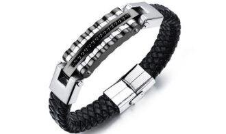 Заговоренный браслет поможет, чтобы человек отстал.