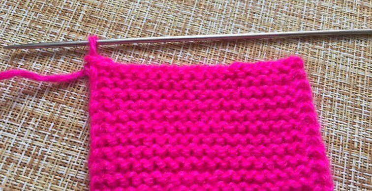 Тапочки следки из прямоугольника. Тапочки связанные спицами одним полотном. Вязаные тапки из квадрата. Тапочки спицами марина азарова. Вязаные следки из прямоугольника.