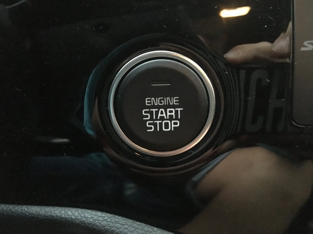 Кнопка запуска двигателя