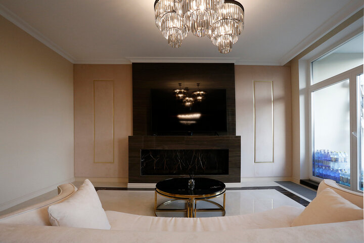 Стена за ТВ с камином