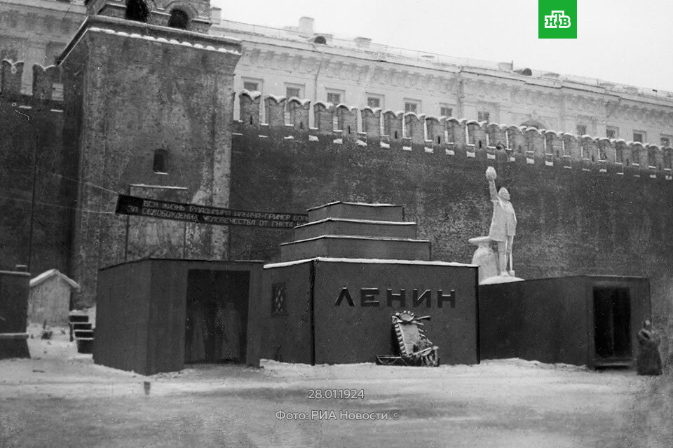 Таким раньше был мавзолей Ленина.