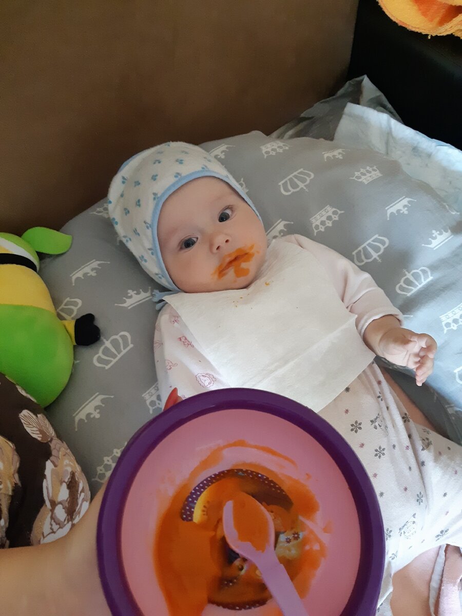 А шапку надела, потому что волосы в масле, корочки вычесываем😊