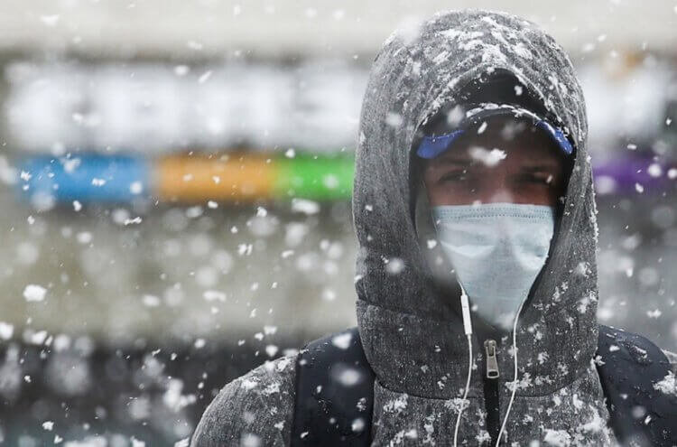 Зимой люди часто болеют и причиной этому является далеко не переохлаждение 