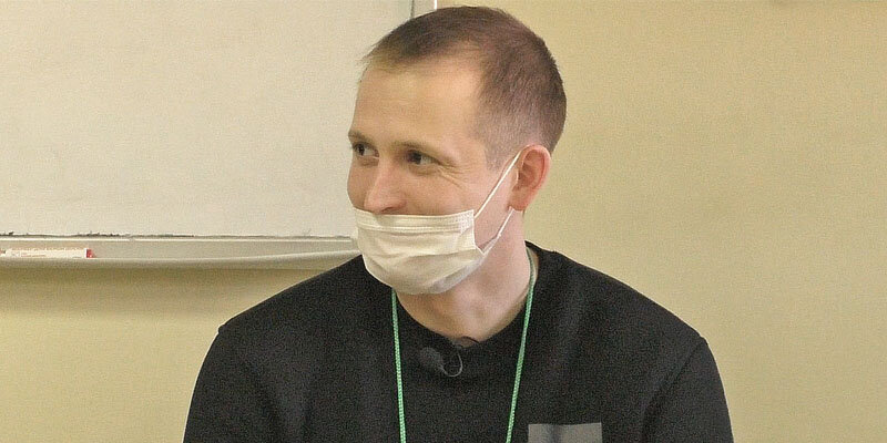 Игроман Пётр, консультирует зависимых