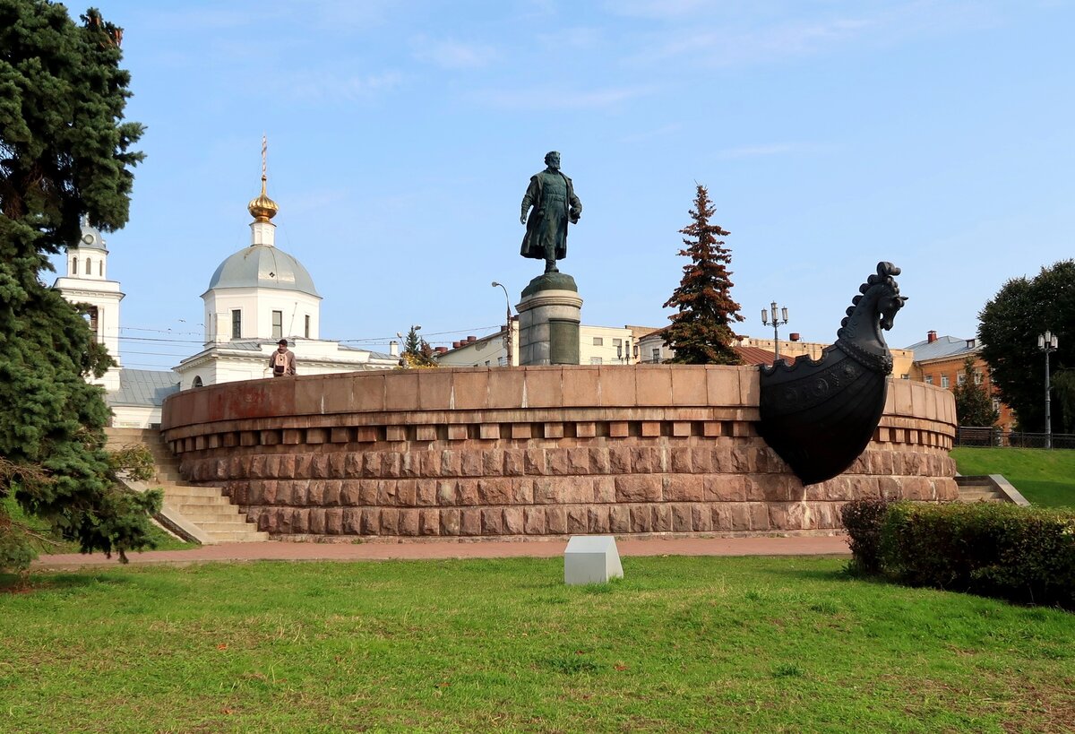 Памятник афанасию никитину в твери фото