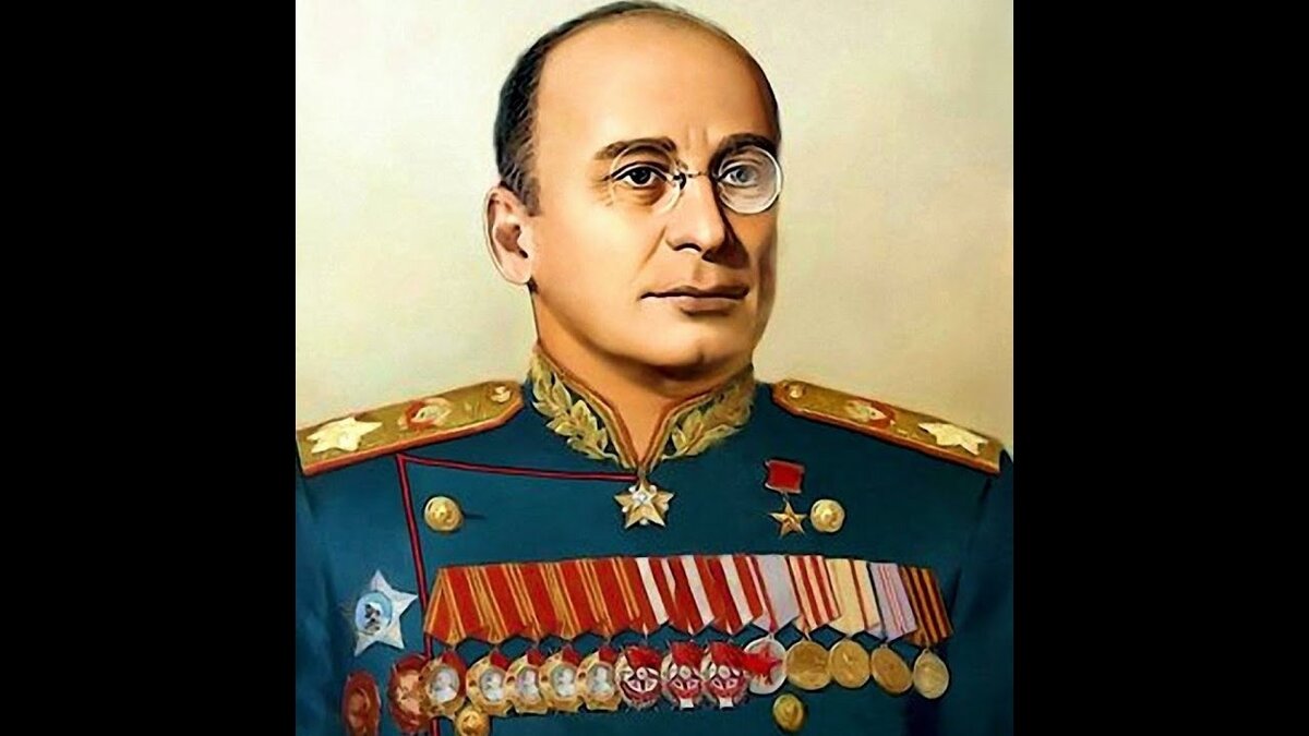 Портрет Лаврентия Берии. Берия председатель совета министров. Берия Лаврентий Павлович 20 лет. Маршал Берия.