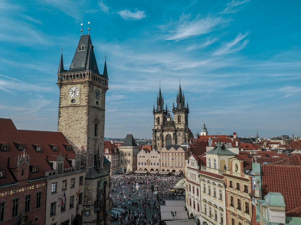 Прага. Вид на Староместскую площадь с крыши