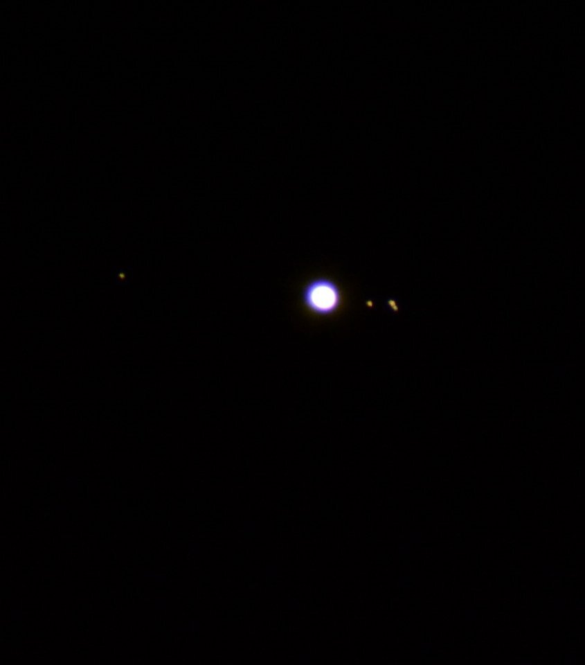 Спутник covid 19. Юпитер со спутниками с телескопа Ганимед. Спутник ио в телескоп. Ганимед вид на Звездном небе. Заметен ли Спутник ио невооружённым глазом.