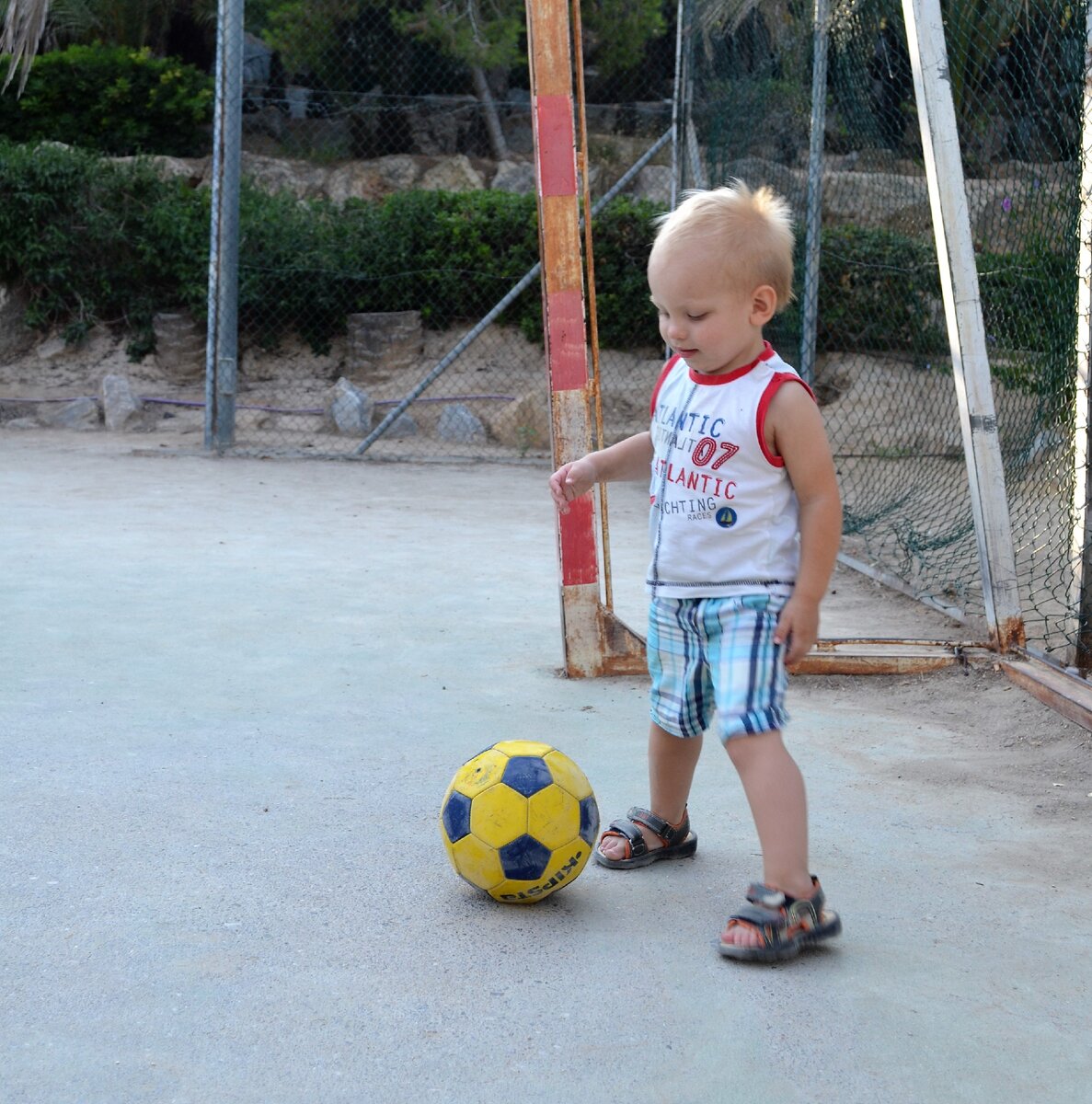 Вместо садика Виктор оттачивал футбольное мастерство