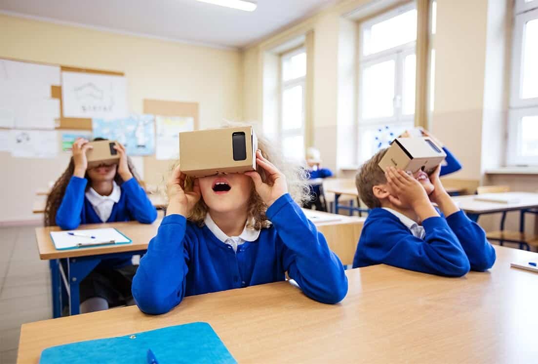 обучение с помощью Виртуальной и Дополненной реальности 