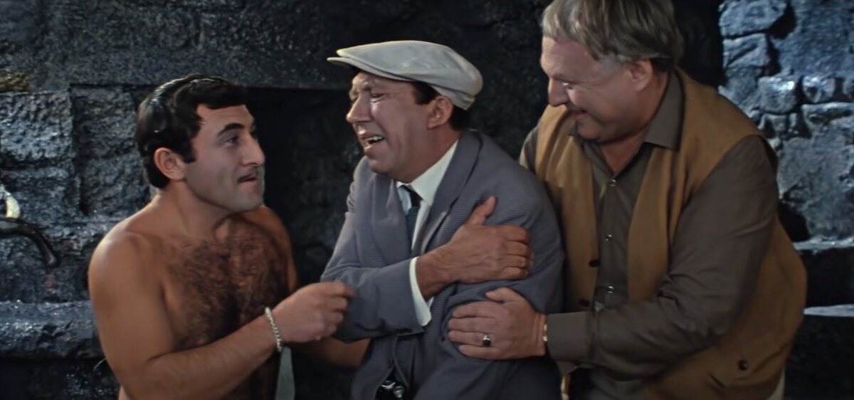 "Бриллиантовая рука" стала лидером советского кинопроката 1969 года. Фильм посмотрело 76 миллионов зрителей.-5