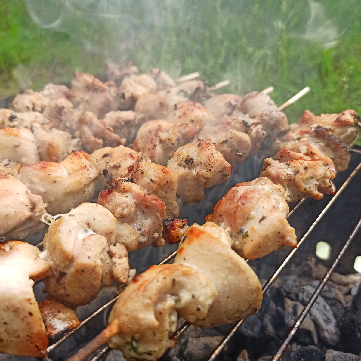 Сувлаки - шашлычки из курицы на шпажках. Простой рецепт. | Мария Сурова -  рецепты и советы | Дзен