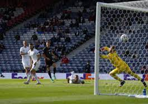 Результативный удар нападающего итальянского "Интера" и сборной Хорватии Ивана Перишича в ворота Чехии