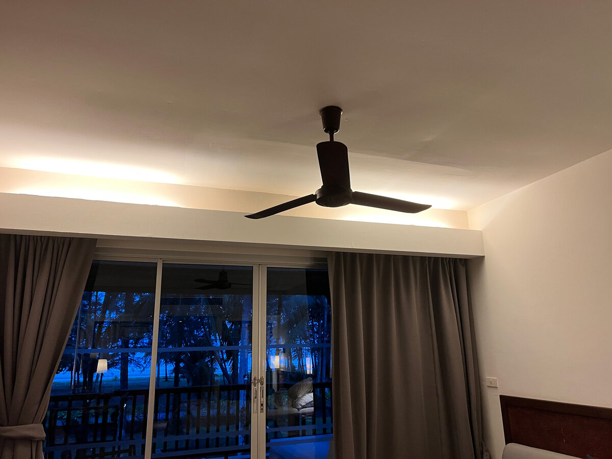 Потолочный вентилятор в квартире, в которой мы сейчас живем