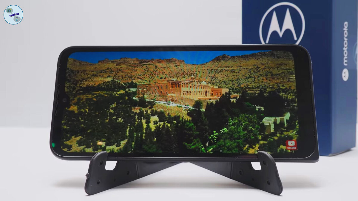 Смартфон Motorola Defy 2021