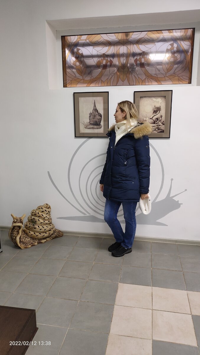 #Калязин.Приехали на экскурсию и дегустацию. В само царство улиток 🐌 нас не впустили, показали 3 контейнера с улитками – виноградными и ахатина, чуть-чуть рассказали про них и оставили в зале, чтоб мы могли самостоятельно ознакомиться с экспозициями, ну и собраться с Духом 😋 чтоб отведать улиток. 