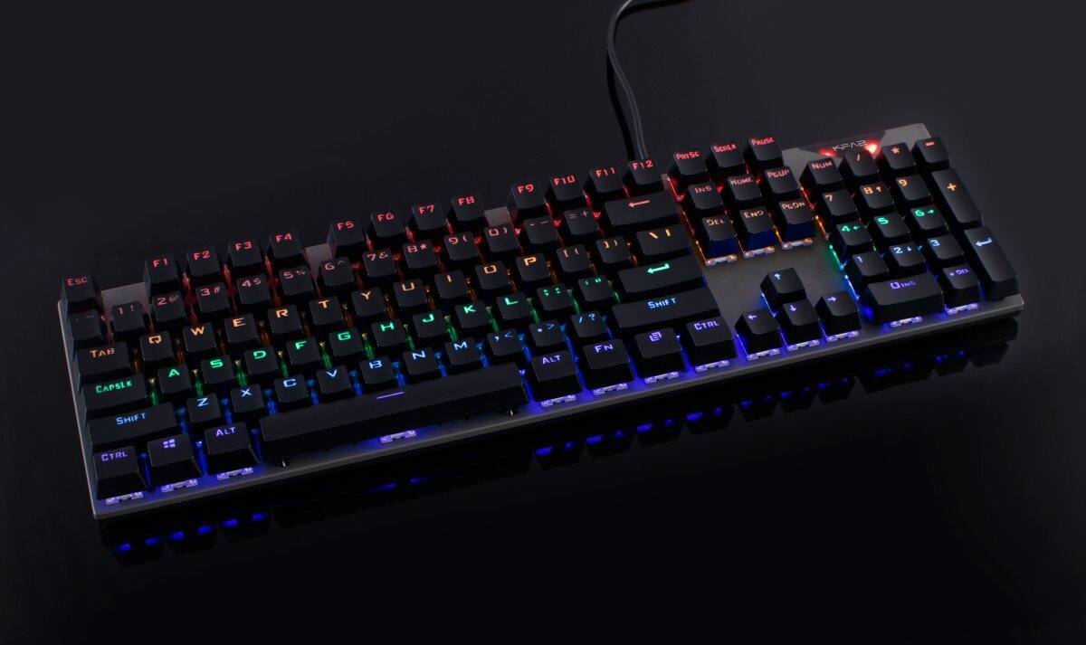 
KFA2 — это бренд, который у некоторых игроков может ассоциироваться с видеокартами. Так же в предложениях этого производителя есть и другие продукты, созданные для любителей виртуальных развлечений. Так же, как и графические системы, эти аксессуары с лучшим соотношением цены и качества.