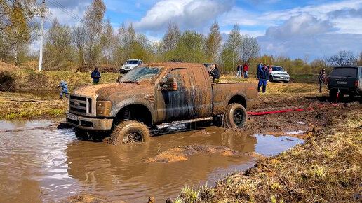 Да для чего он вообще нужен этот FORD F250? В любой луже сидит