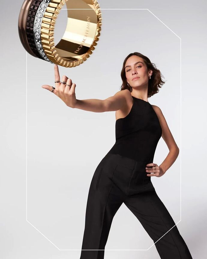 В обновленной линии Quatre 2022 года компания Boucheron обыграла в браслетах, колье и серьгах четыре полосы 