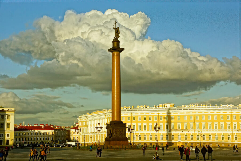 Александровская колонна в Санкт Петербурге