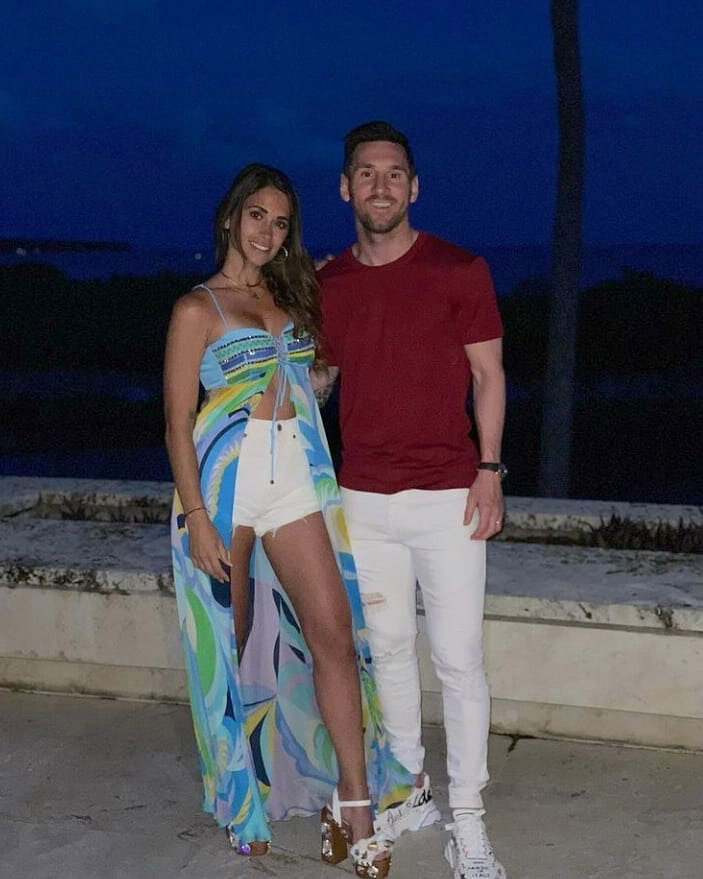    Лионель Месси и Антонелла РокуццоLegion-media