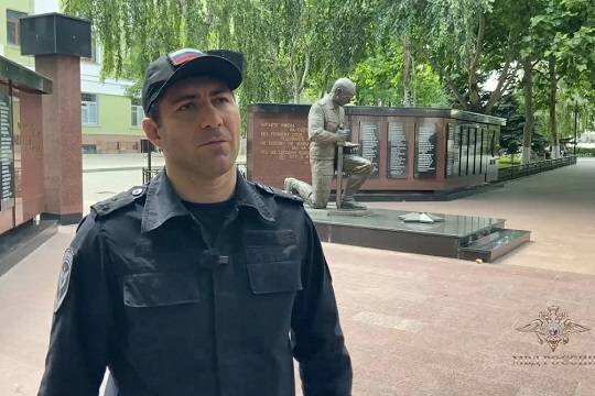    Колокольцев наградил полицейского из Дагестана, спасшего туристов