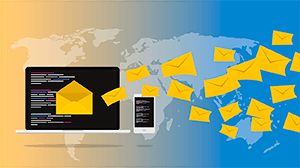 Однако долго удержать сеть в таком состоянии не получилось – она начала активно развиваться, к её использованию присоединились множество учёных. Развитие проекта шло стремительно, и уже в 1971 году была создана первая программа, позволяющая отправлять электронную почту.