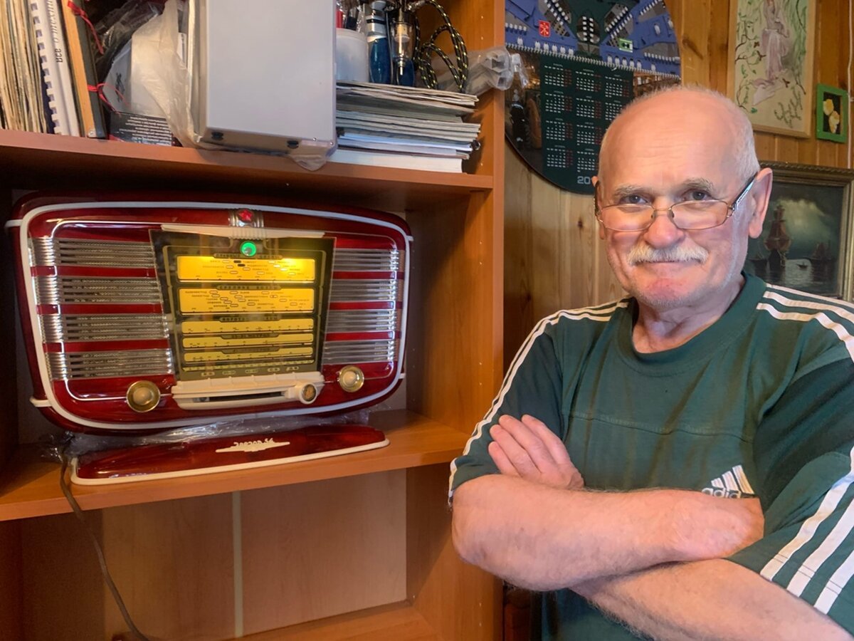 Михаил, реставратор ламповых приёмников и граммофонов, коллекционер грампластинок