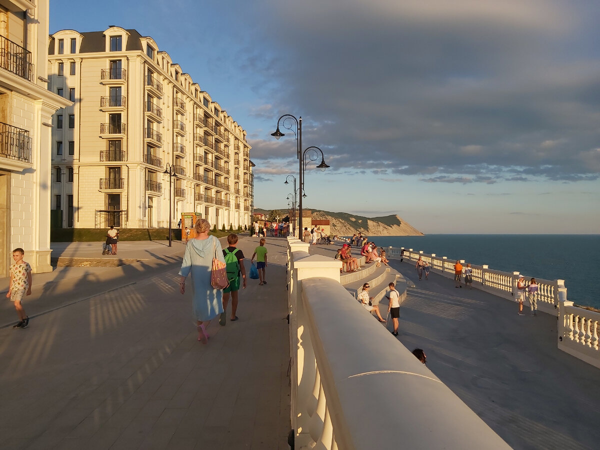 Фото автора. Набережная в Анапе.