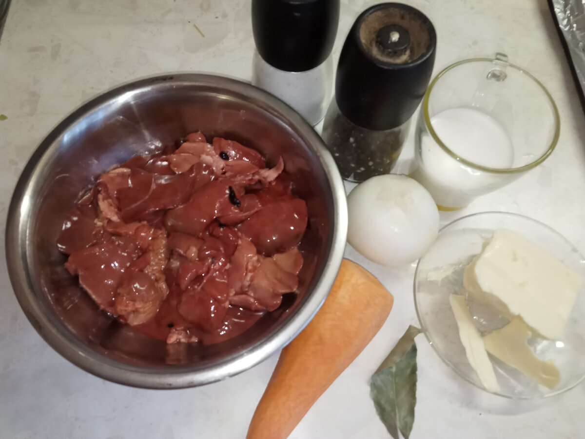 Продукты для куриного паштета. Фото Автора.