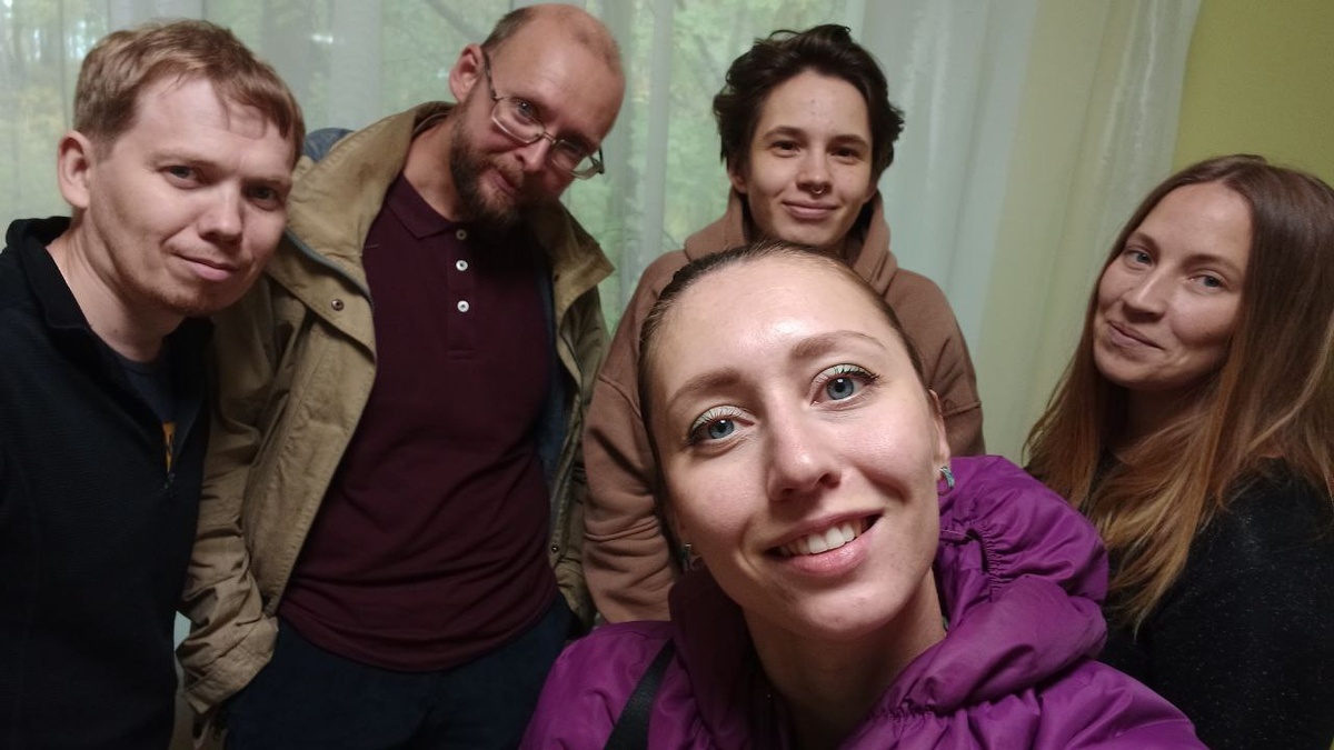 Писатель Антонина Яхина с писателями второго заезда Дальневосточной литературной резиденции АСПИ