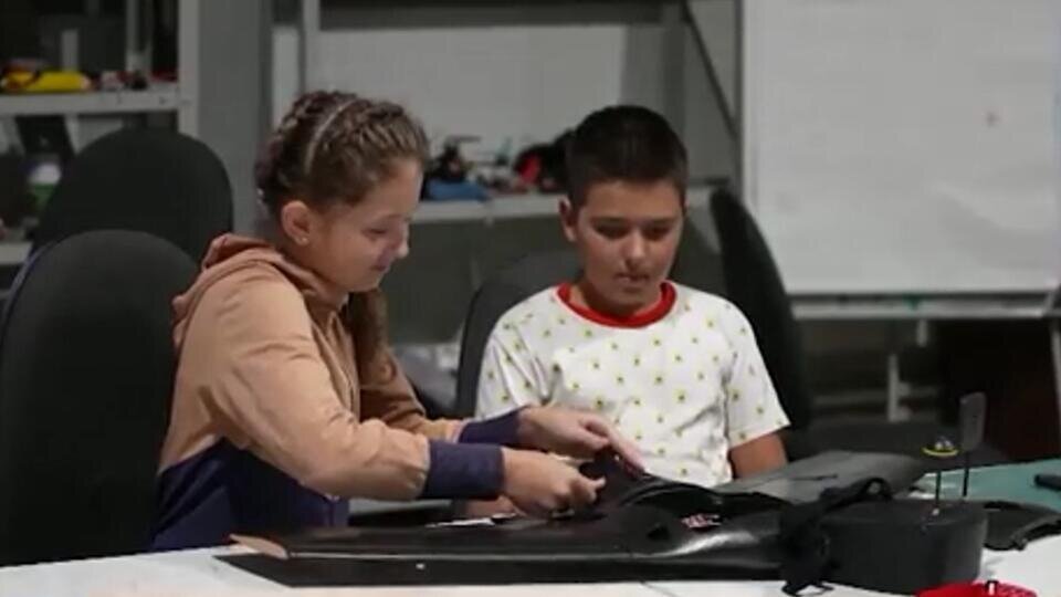     Разработанный сахалинскими школьниками дрон могут запустить в серию Скриншот видео